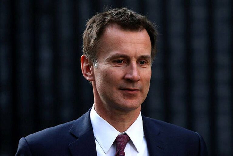 Foreign Minister Jeremy Hunt, Outside 10 Downing Street
